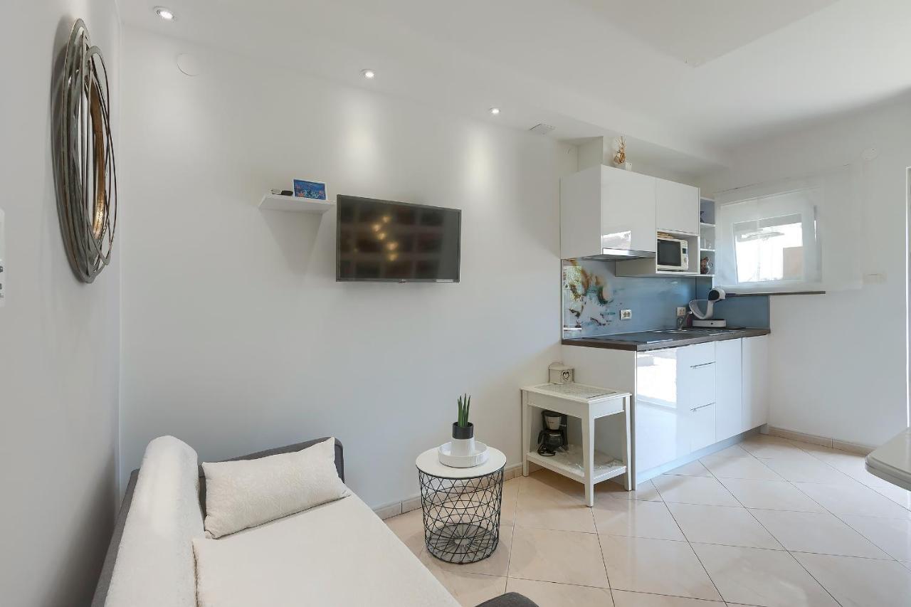 Apartment Palm View II Ровинь Экстерьер фото