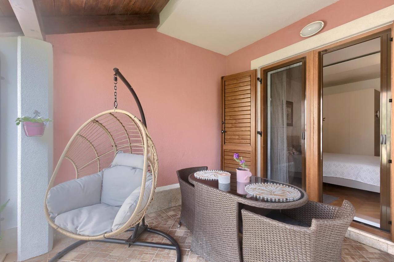 Apartment Palm View II Ровинь Экстерьер фото