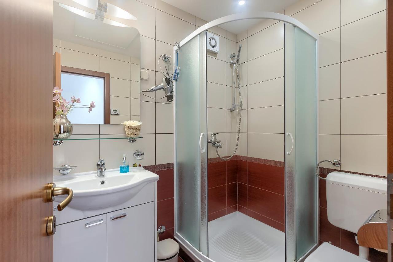 Apartment Palm View II Ровинь Экстерьер фото