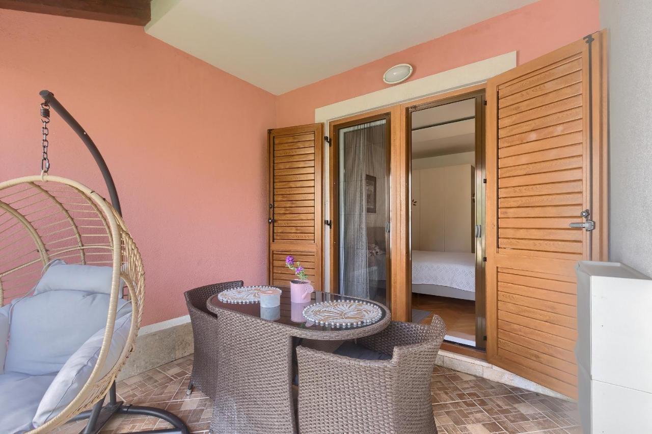 Apartment Palm View II Ровинь Экстерьер фото