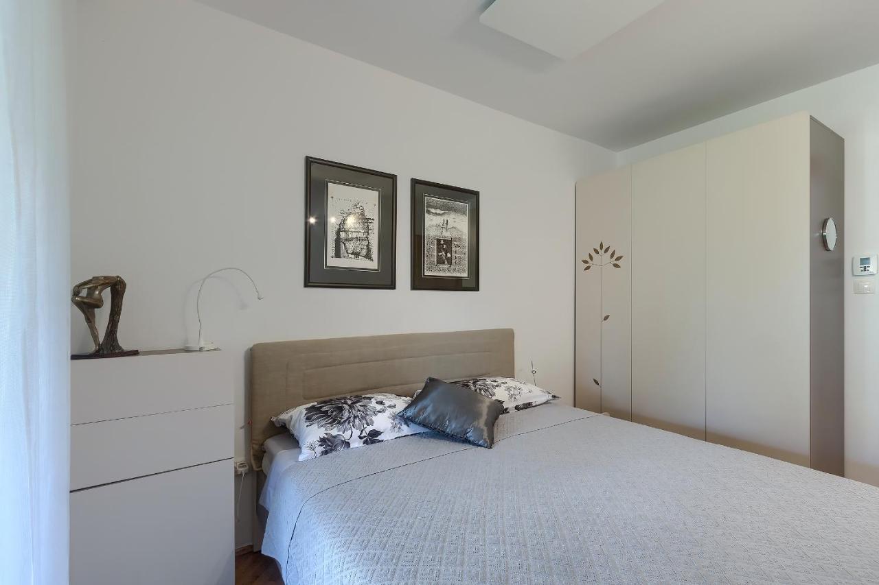 Apartment Palm View II Ровинь Экстерьер фото