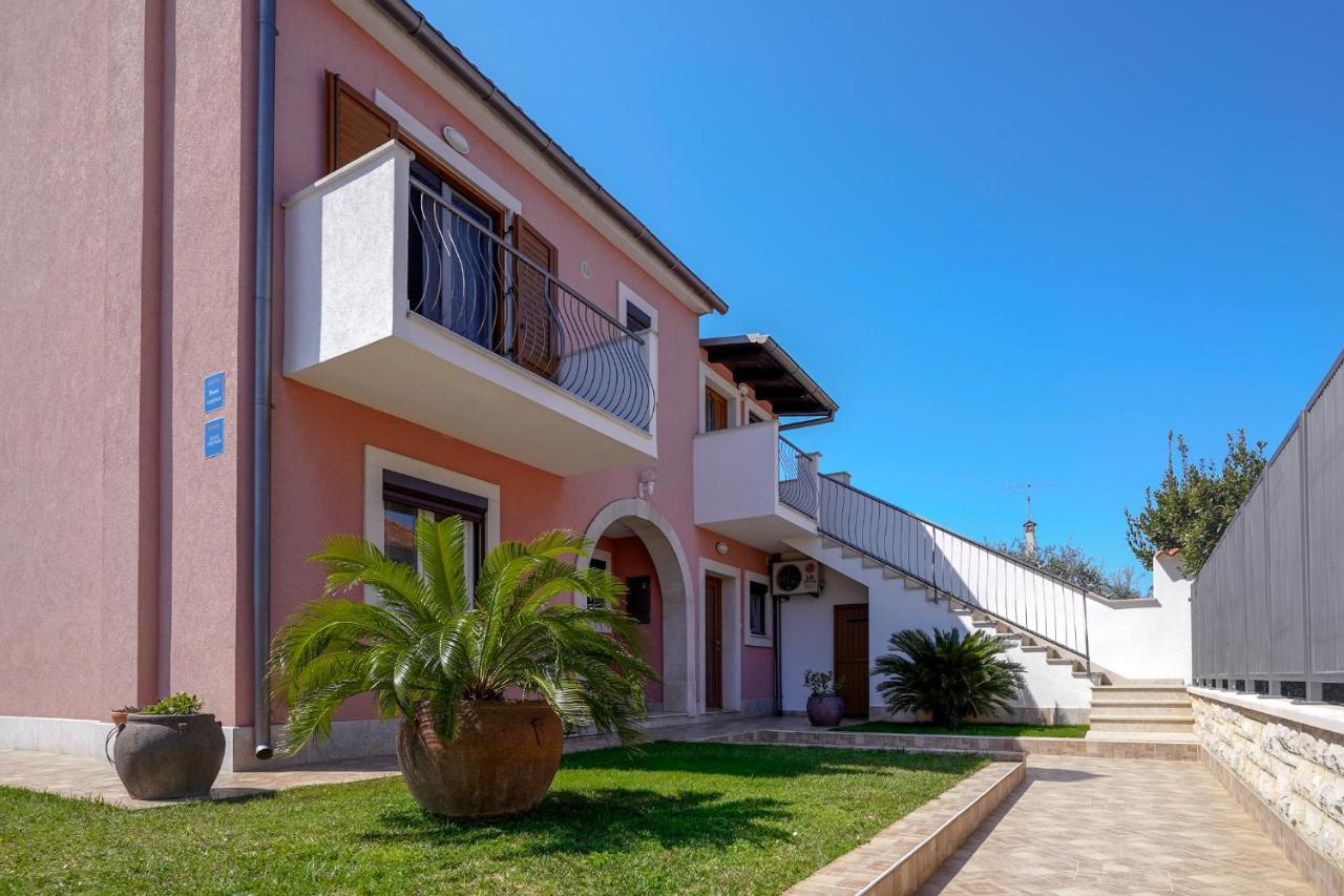 Apartment Palm View II Ровинь Экстерьер фото